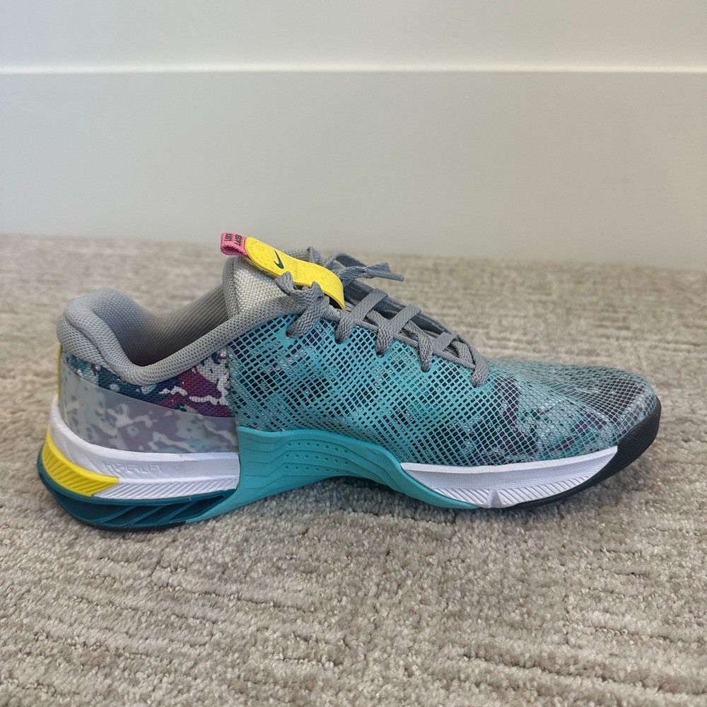 Nike Women's Metcon 8 Training Shoes - Picture 4 of 9